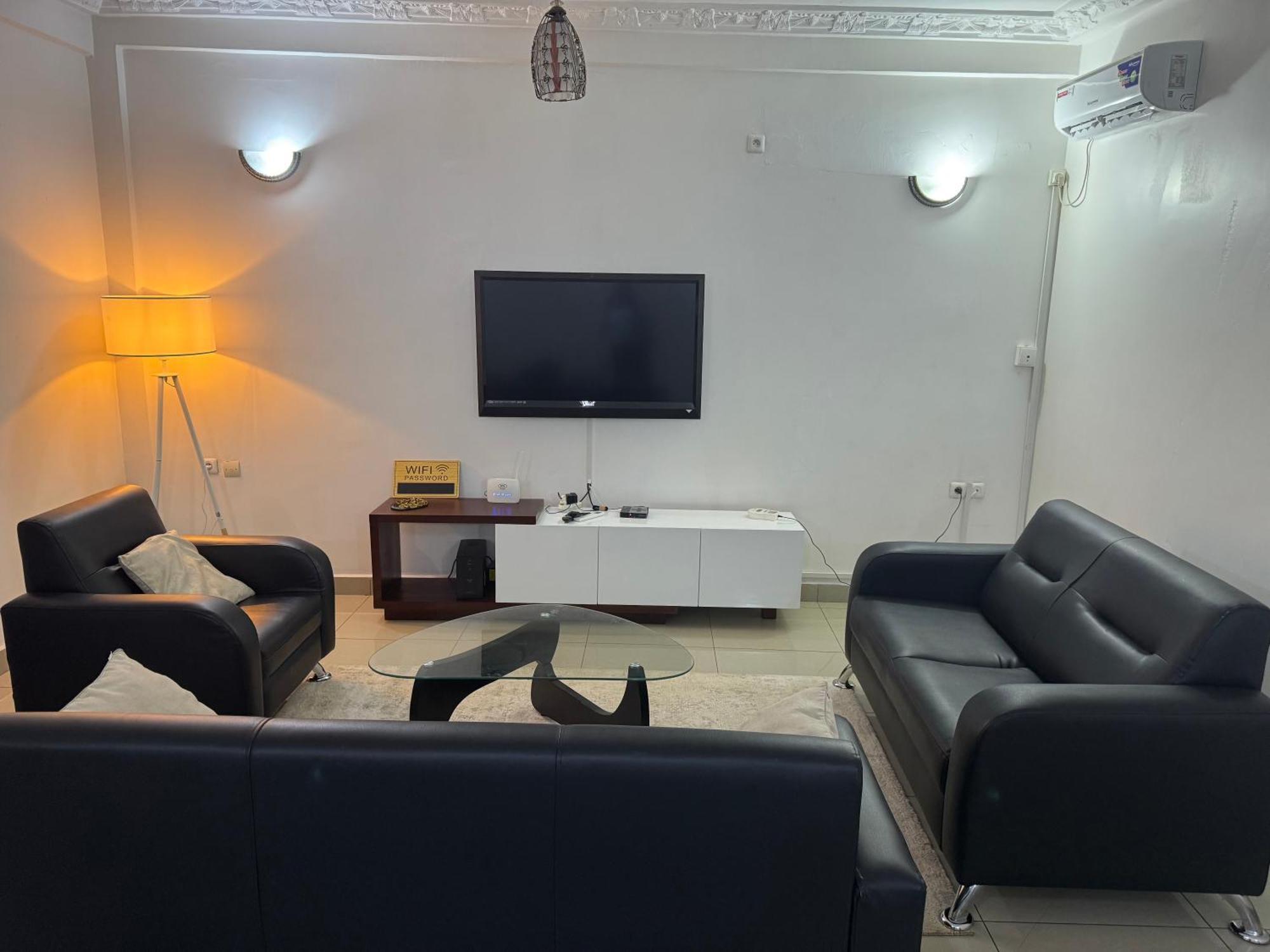 Appartements Modernes, Wifi, Tv - Yaounde, Omnisports Yaoundé Exterior foto